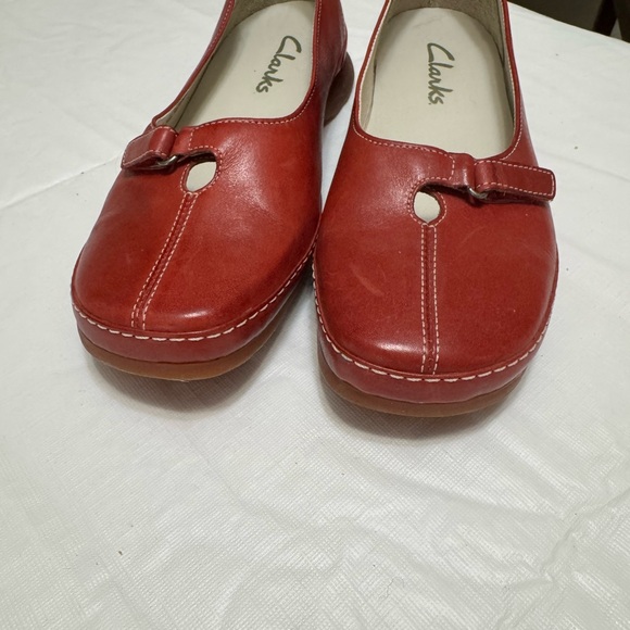 Clarks Red Leather Women's Flats - Picture 4 of 8